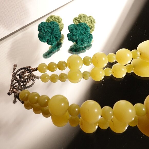 Vintage Lemon Yellow Jade  Beaded Necklace with Green Floral Earrings Set - Picture 5 of 5